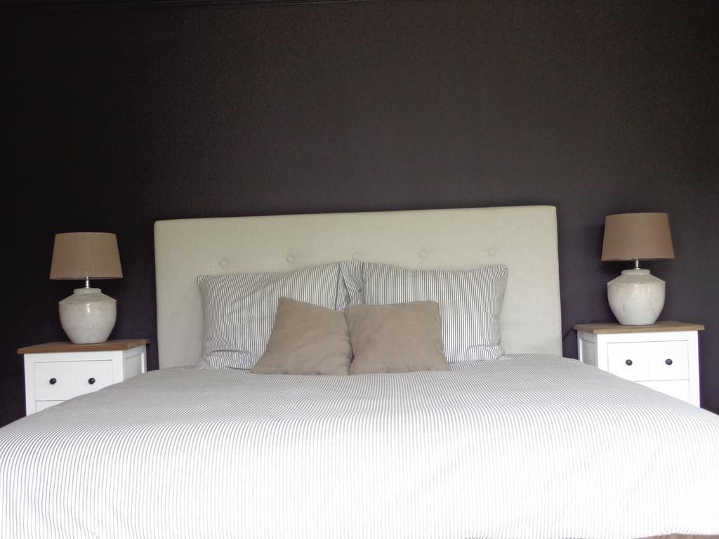 Kamer met Kingsize Bed en Uitzicht op de Tuin